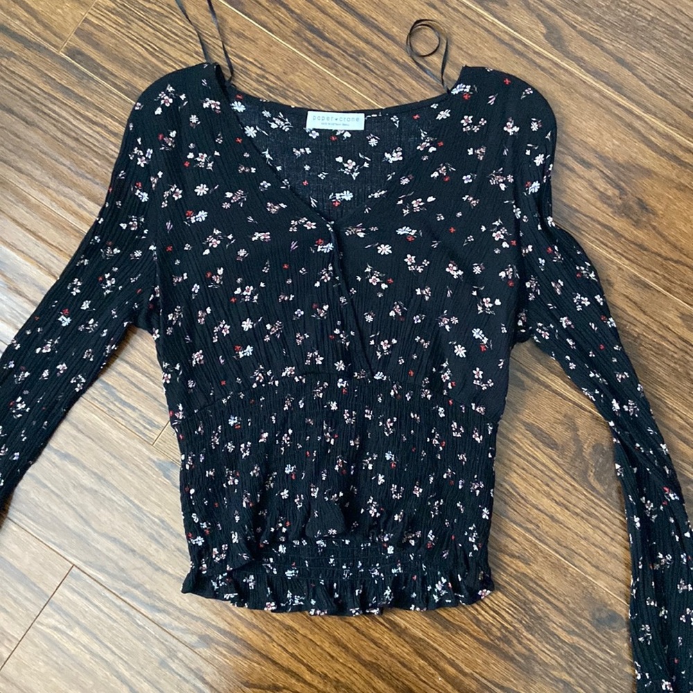 Juniors Black Flower Top